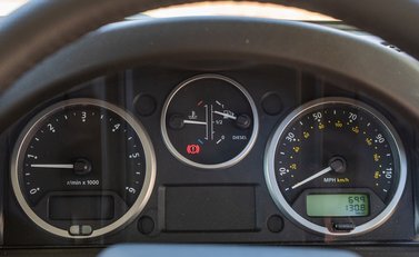 Land Rover Defender 110 Heritage Station Wagon 18