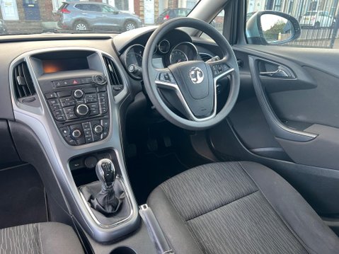 Vauxhall Astra 1.6i Design Euro 6 5dr 21