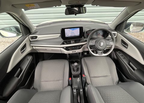 Suzuki Swift Motion 1.2 Mild Hybrid 15