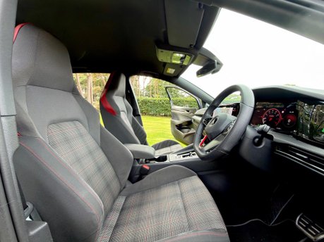 Volkswagen Golf GTI TSI DSG 24