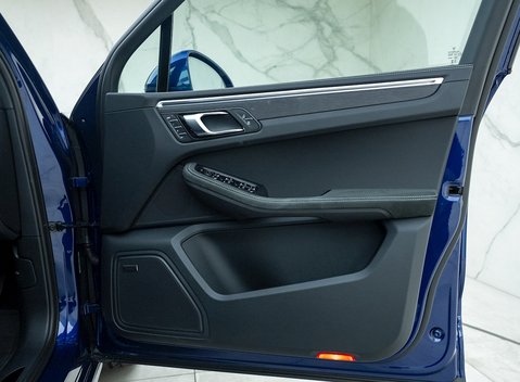 Porsche Macan GTS 21