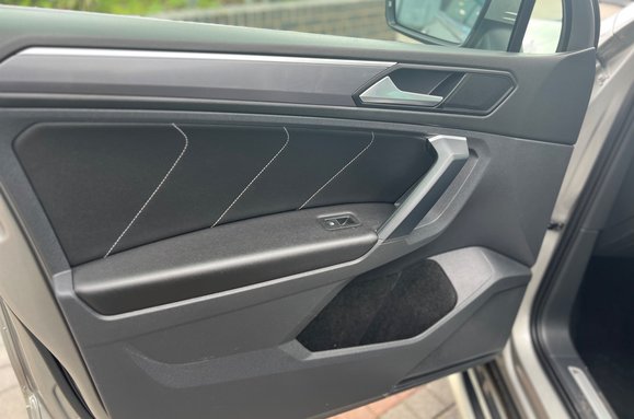 Volkswagen Tiguan R-LINE TECH 2.0 TDI 4MOTION DSG AUTO 27