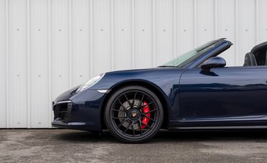 Porsche 911 Targa 4 GTS (991.2) 27