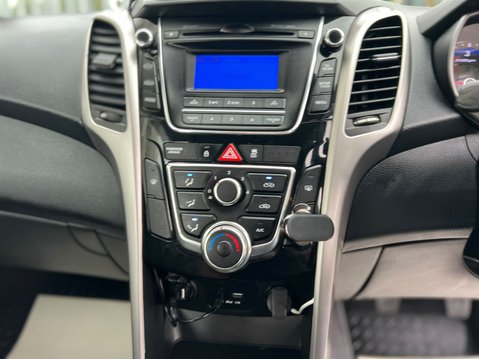 Hyundai i30 CRDI S BLUE DRIVE 44