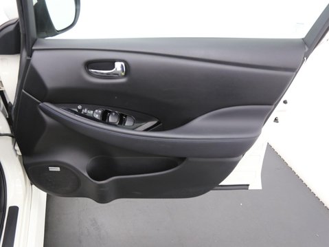 Nissan LEAF 40kWh Tekna Auto 5dr 19