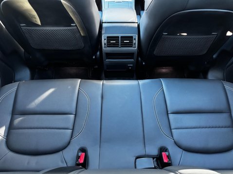 Jaguar F-Pace R-DYNAMIC HSE BLACK 75