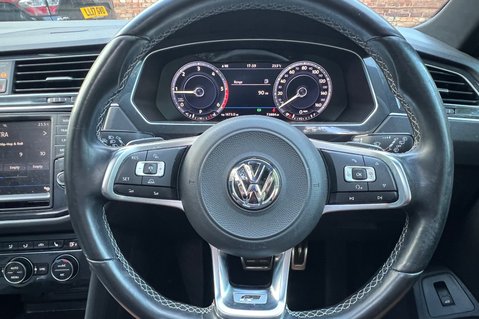Volkswagen Tiguan R LINE TDI BMT 4MOTION DSG - PAN ROOF -2 OWNERS - 10 SERVICES 12