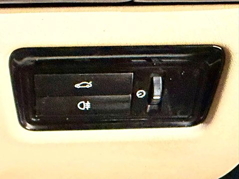 Jaguar XJ D V6 PORTFOLIO 23