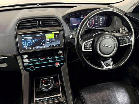 Jaguar F-Pace V6 SPORT AWD 13