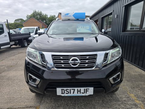 Nissan Navara DCI TEKNA 4X4 SHR DCB 2