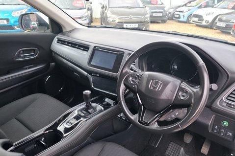 Honda HR-V 1.5 I-VTEC SE LOOK! JUST 49000 MILES! 4 MAIN DEALER SERVICES  12