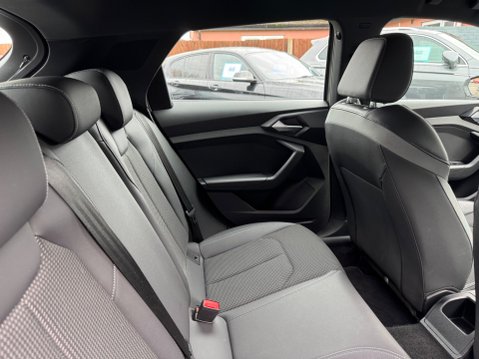 Audi A1 S LINE 35 TFSI S-A 34