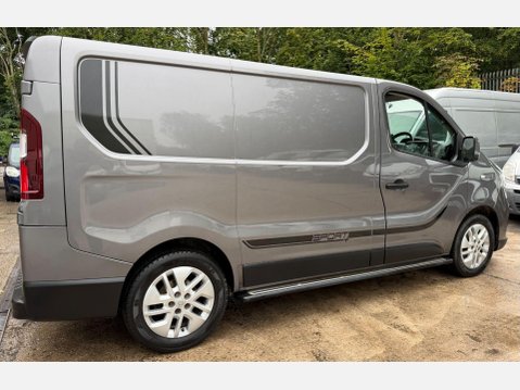 Renault Trafic 1.6 dCi ENERGY 27 Sport Nav Panel Van 5dr Diesel Manual SWB Standard Roof E 10