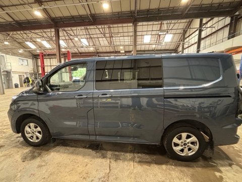 Ford Transit Custom 320 LIMITED L1H1 DCIV ECOBLUE 10
