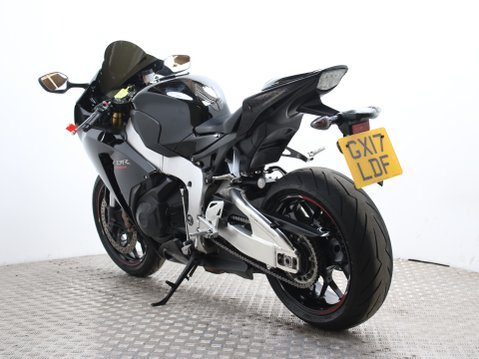 Honda CBR1000RR Fireblade CBR 1000 RA-G Fireblade 9