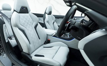 BMW M8 Competition Convertible 13