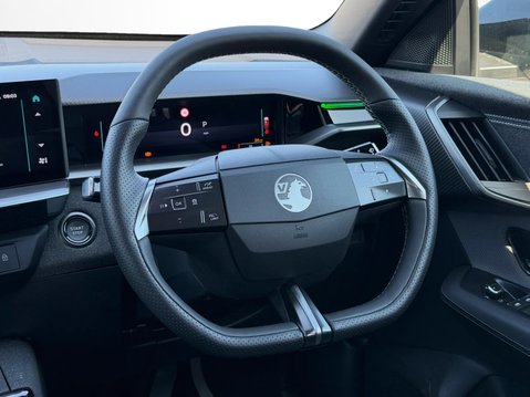Vauxhall Grandland 1.2 Hybrid [136] GS 5dr e-DCT6 17