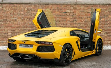Lamborghini Aventador LP700-4 8