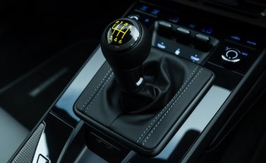 Porsche 911 GT3 TOURING (992) 25