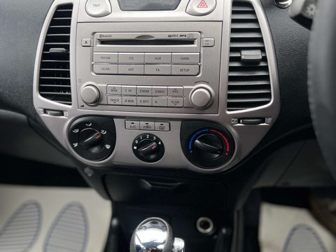 Hyundai i20 1.4 i20 Comfort Auto 5dr 28