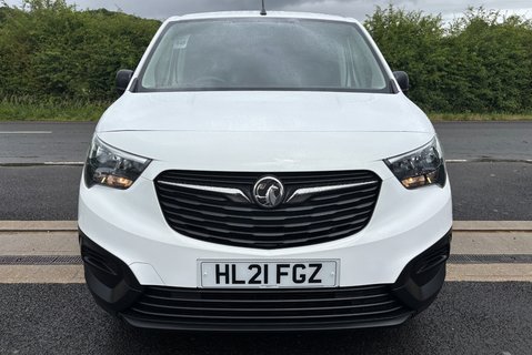 Vauxhall Combo L1H1 2300 100 ps Dynamic Panel Van - No VAT 9