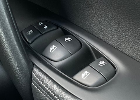 Nissan Qashqai DIG-T ACENTA PREMIUM 24