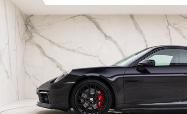 Porsche 911 Carrera S (992) 24