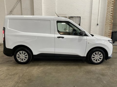 Ford Transit Courier TREND ECOBOOST 4