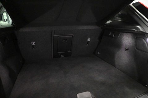 Volvo XC40 1.5 XC40 R-Design Pro T5 Recharge Auto 5dr 49