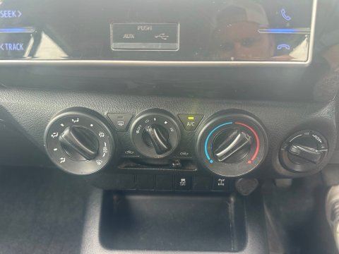 Toyota Hilux ACTIVE 4WD D-4D DCB 17