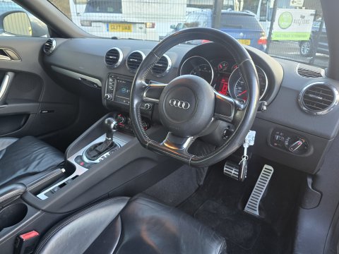 Audi TT TFSI CONVERTIBLE AUTO 11