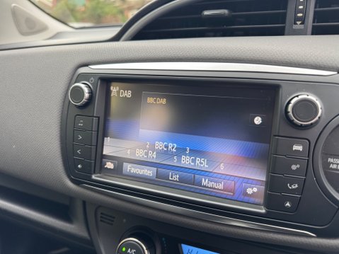 Toyota Yaris 1.5 HYBRID VVT-I ICON AUTOMATIC 21