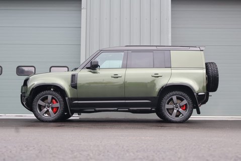Land Rover Defender 110 BRAND NEW D350 HARD TOP X-DYNAMIC HSE GENUINE REAR SEATS FITTED  9