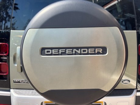 Land Rover Defender 3.0 FIRST EDITION MHEV 19