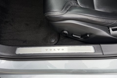 Volvo V90 D5 POWERPULSE INSCRIPTION PRO AWD -PAN ROOF - £6320 OPTIONAL EXTRAS  28