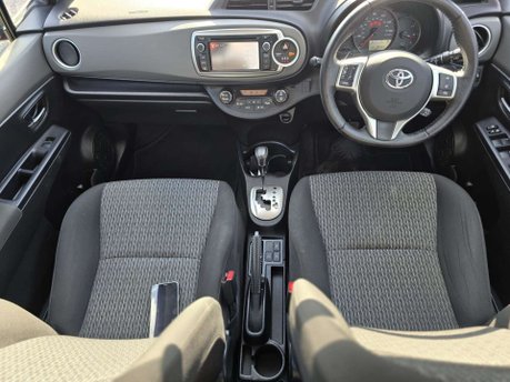 Toyota Yaris 1.33 Dual VVT-i Icon Plus Hatchback 5dr Petrol Multidrive S Euro 5 (99 ps) 17