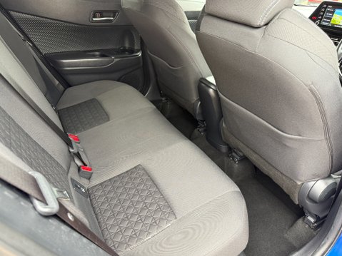 Toyota C-HR DESIGN AUTOMATIC 18