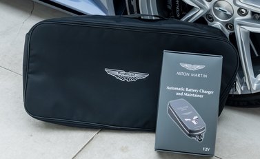 Aston Martin DB12 VOLANTE 42