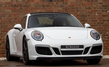 Porsche 911 Carrera GTS (991.2) 1