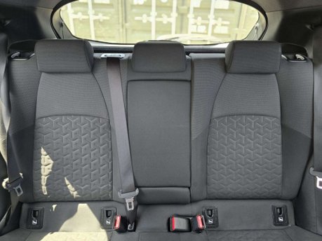 Toyota Corolla 1.8 VVT-h Design Hatchback 5dr Petrol Hybrid CVT Euro 6 (s/s) (122 ps) 14