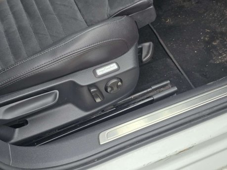 Volkswagen Passat 2.0 TDI GT Estate 5dr Diesel DSG Euro 6 (s/s) (150 ps) 33