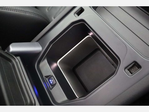 Land Rover Defender 3.0 Defender First Edition D MHEV Auto 4WD 5dr 47
