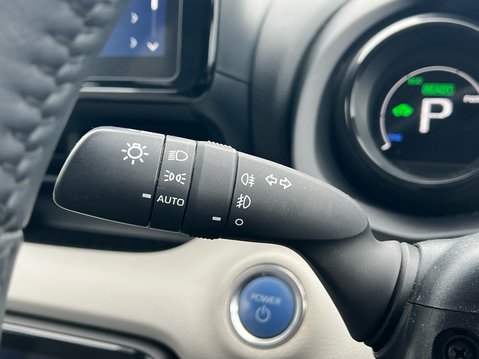 Toyota Yaris EXCEL FHEV 32