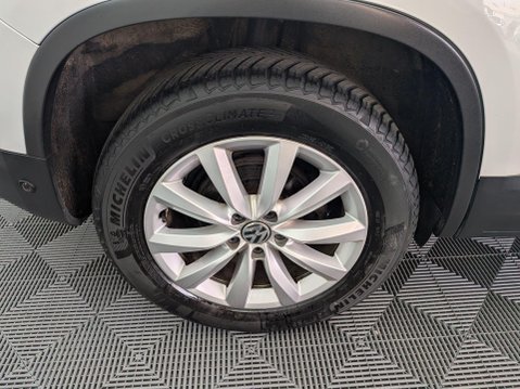 Volkswagen Tiguan 2.0 TDI BlueMotion Tech Match DSG 4WD Euro 5 (s/s) 5dr 28