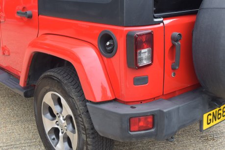 Jeep Wrangler Sahara Unlimited Edition Auto 24