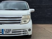 Nissan Elgrand AUTECH 23
