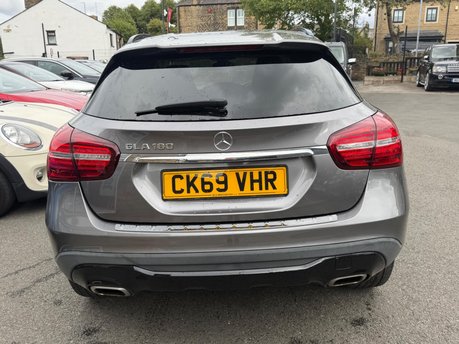 Mercedes-Benz GLA GLA 180 URBAN EDITION 7