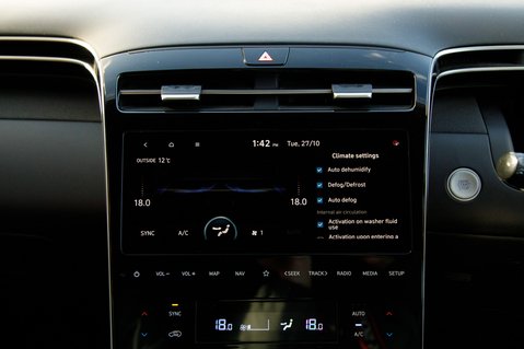 Hyundai TUCSON T-GDI PREMIUM 27