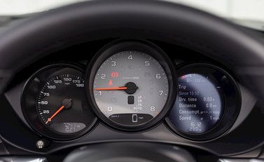 Porsche 718 Boxster S 17