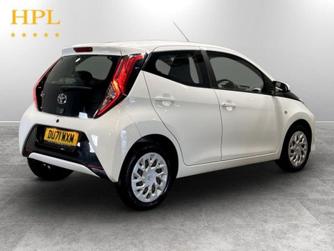 Toyota Aygo 1.0 VVT-i x-play Hatchback 5dr Petrol Manual Euro 6 (s/s) (71 ps) Bluetooth 7